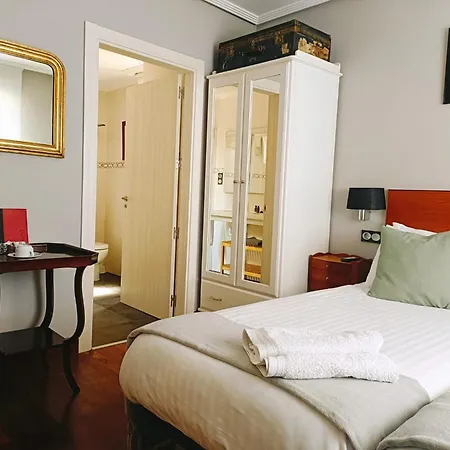 Tribunak Bed & Breakfast